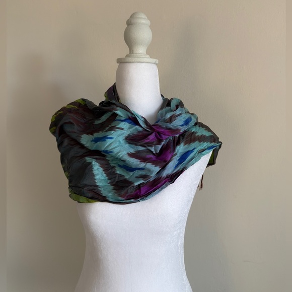 IKAT Silk Scarf. Vintage. Tassels. Blue, Purple, Brown, Yellow. - Picture 15 of 16